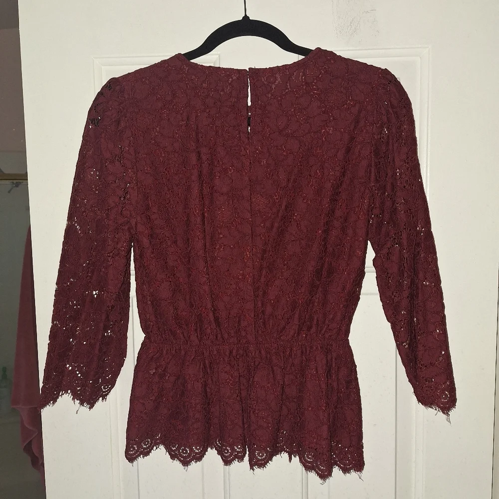 Express Peplum Lace Blouse - Picture 4 of 11